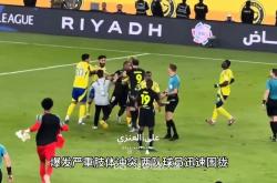 德布劳内重伤倒地，C罗全队围拢祈祷，场面感人
